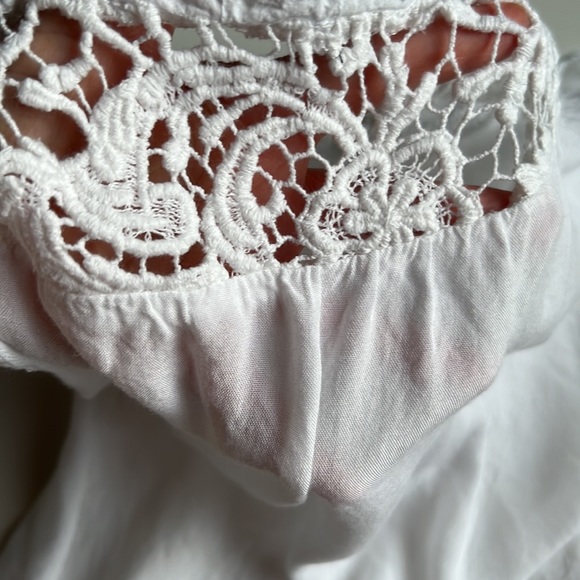 Bundle 2 embroidered lace, floral-lace detailing, sleeveless tops white - Picture 7 of 16